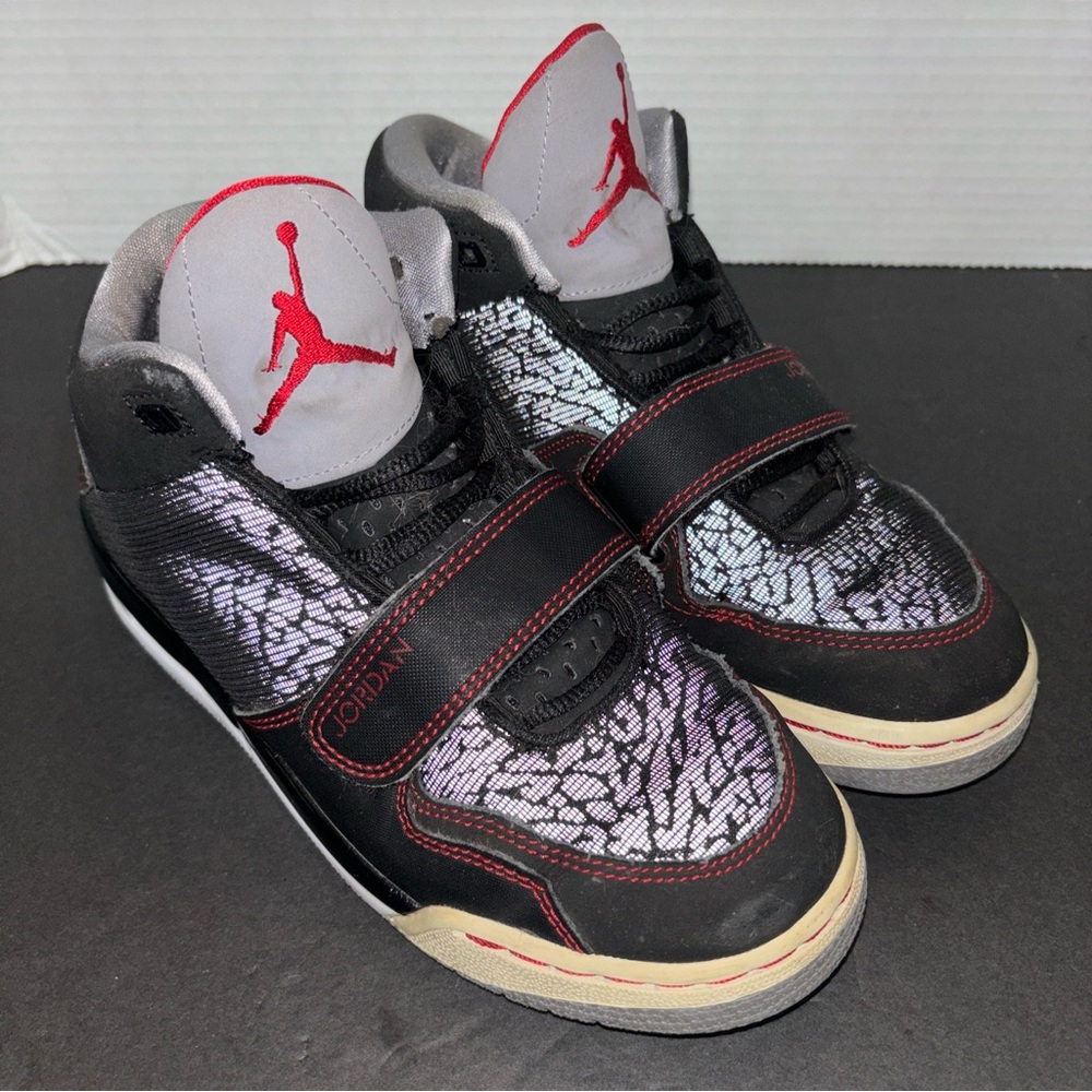 Jordan Nike Hi Top Basketball Sneakers Boys 4Y #602662-004 Black & Gray W/red